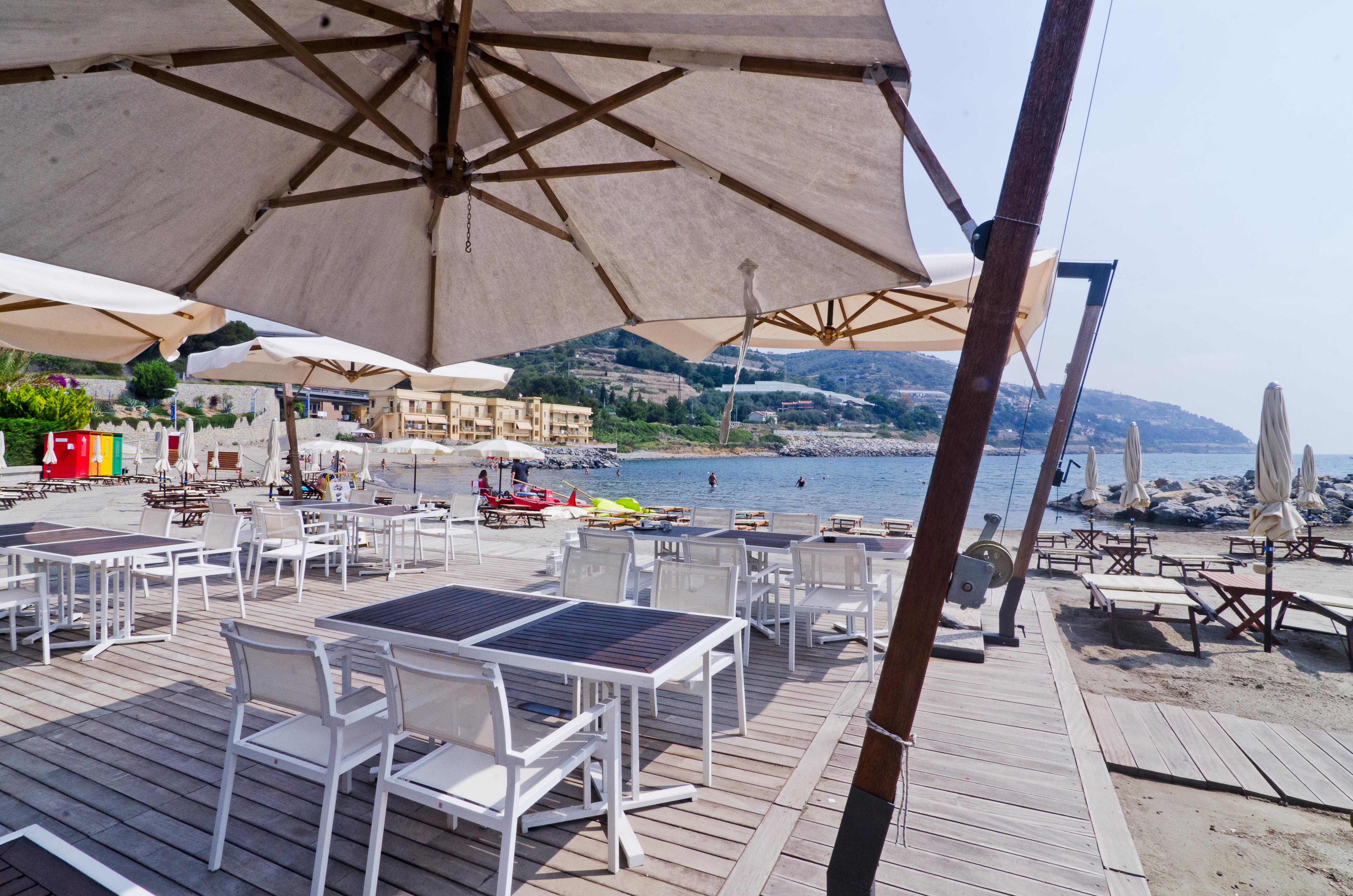 Hotel Riviera Dei Fiori San Lorenzo al Mare Bagian luar foto